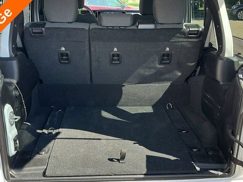 Used 2025 Jeep Wrangler Unlimited Sahara AWD/4WD image 28