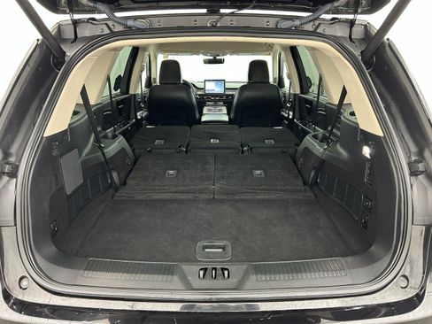 Used 2023 Lincoln Aviator AWD image 33