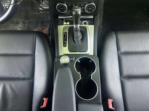Used 2013 Mercedes-Benz C 250 Sedan image 15
