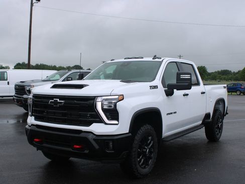 New 2026 Chevrolet Silverado 2500 LT w/ Trail Boss Package AWD/4WD image 4