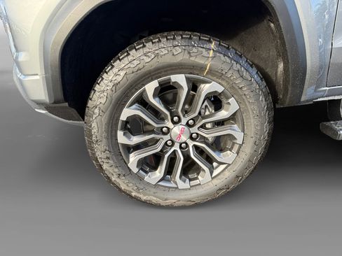 New 2026 GMC Canyon Denali image 9