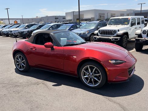 Used 2023 MAZDA MX-5 Miata Grand Touring RWD image 7
