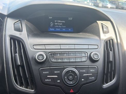 Used 2018 Ford Focus SE FWD image 10