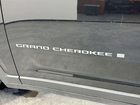 Used 2025 Jeep Grand Cherokee L Laredo w/ Luxury Tech Group I RWD image 29