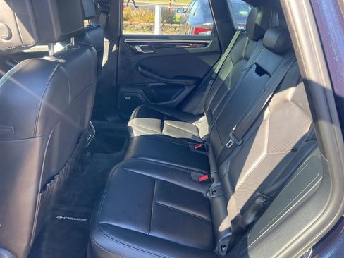 Used 2022 Porsche Macan image 9