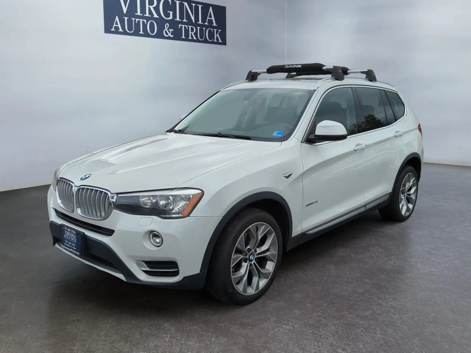 Used 2017 BMW X3 sDrive28i RWD image 1