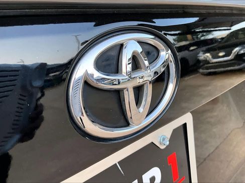 Used 2019 Toyota RAV4 Limited w/ Cold Weather Package FWD image 30