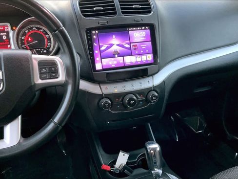 Used 2013 Dodge Journey SXT w/ Flexible Seating Group FWD image 6