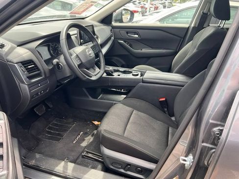 Used 2025 Nissan Rogue SV AWD/4WD image 8