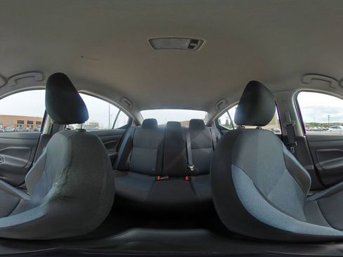 Used 2025 Nissan Versa SV FWD image 40