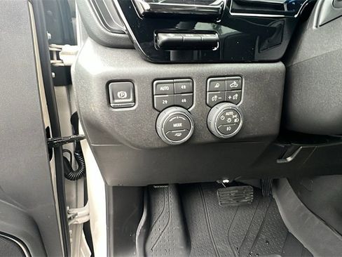 New 2026 Chevrolet Silverado 2500 ZR2 image 19