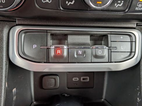 Certified 2023 GMC Acadia SLE w/ Driver Convenience Package image 29