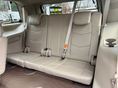 Used 2018 Cadillac Escalade Premium Luxury image 16
