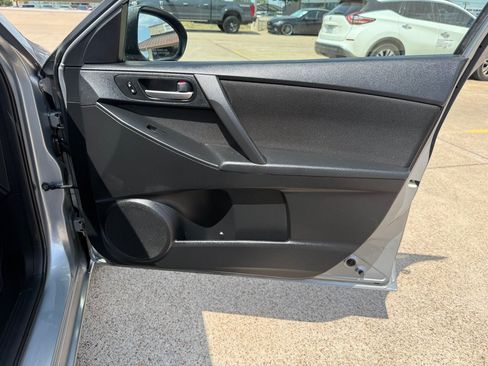 Used 2012 MAZDA MAZDA3 i Sport FWD image 21