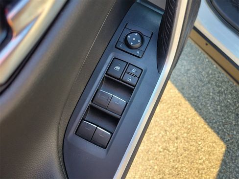 Used 2024 Toyota RAV4 XSE image 15