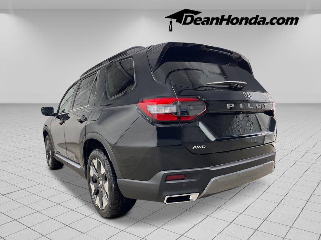 New 2026 Honda Pilot Touring image 3
