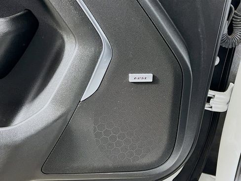 Used 2022 Chevrolet Suburban High Country image 18