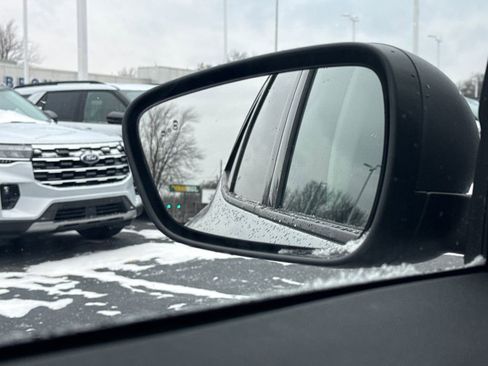 Used 2022 Ford Escape SE w/ Convenience Package image 32