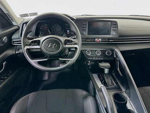 Certified 2023 Hyundai Elantra SE image 20