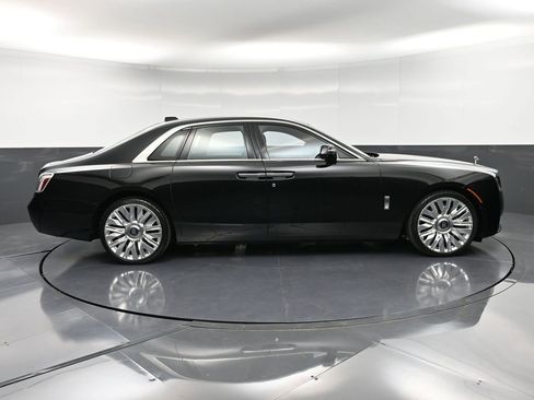 Certified 2025 Rolls-Royce Ghost image 9