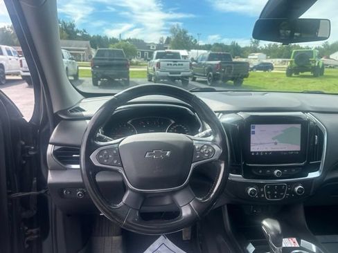 Used 2021 Chevrolet Traverse RS AWD/4WD image 38