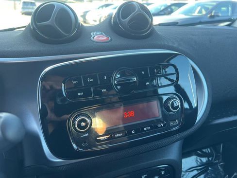 Used 2018 smart fortwo electric drive image 26