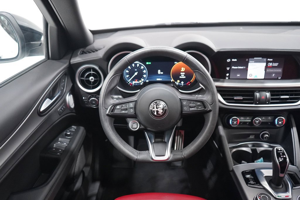 Used 2024 Alfa Romeo Stelvio Veloce AWD/4WD image 15