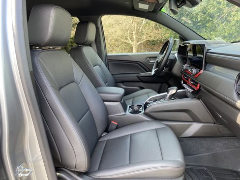 Used 2023 Chevrolet Colorado LT w/ LT Convenience Package III image 32