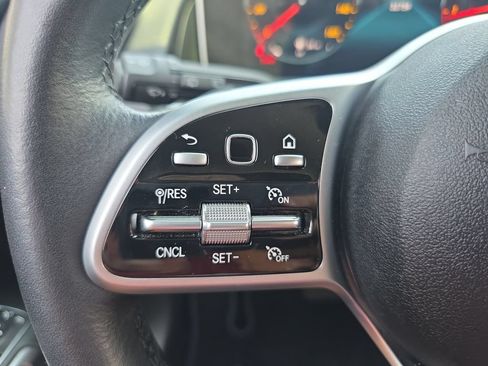 Certified 2021 Mercedes-Benz GLB 250 4MATIC image 21