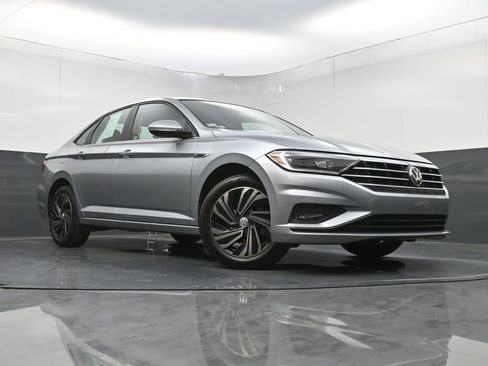Used 2019 Volkswagen Jetta SEL Premium FWD image 24