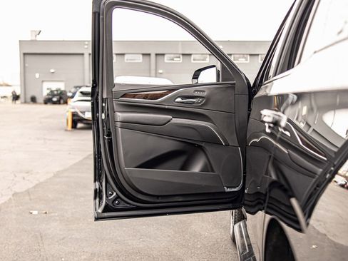 Used 2023 Cadillac Escalade Sport Platinum w/ LPO, ONYX Package image 35