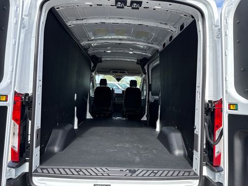 New 2026 Ford Transit 250 148 Medium Roof w/ Load Area Protection Package image 21