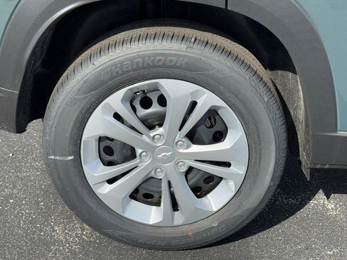 New 2026 Chevrolet Trax LS w/ Driver Confidence Package image 20
