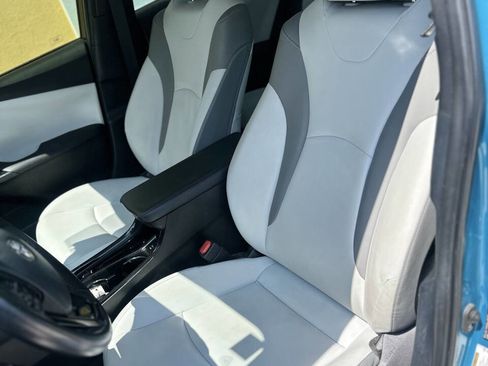 Used 2022 Toyota Prius Prime XLE image 18