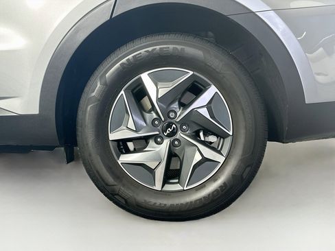 Used 2023 Kia Sorento EX w/ Panoramic Sunroof Package FWD image 11