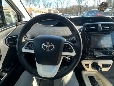Used 2016 Toyota Prius Three image 8