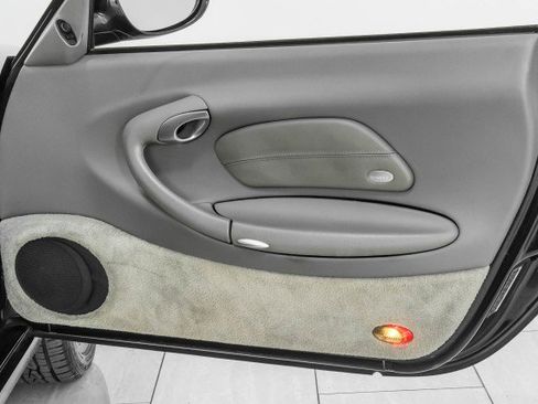 Used 2001 Porsche 911 Carrera 4 image 28