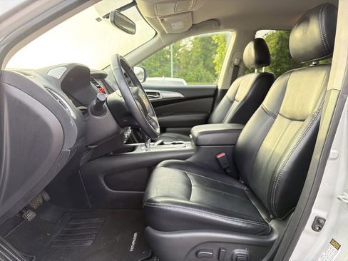 Used 2020 Nissan Pathfinder SL FWD image 11