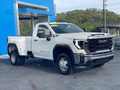 Used 2024 GMC Sierra 3500 Pro w/ Convenience Package