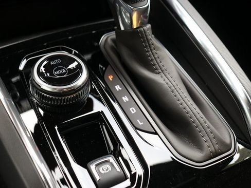 New 2025 GMC Canyon Elevation w/ Convenience Package image 27