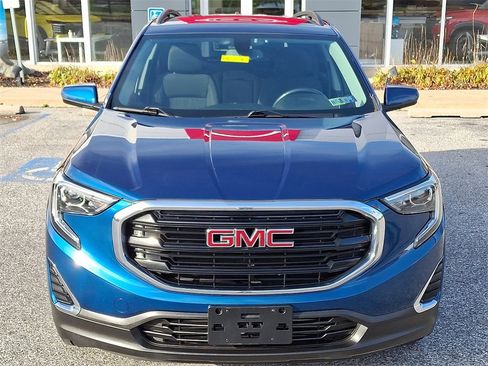 Used 2019 GMC Terrain SLE w/ Driver Convenience Package image 2