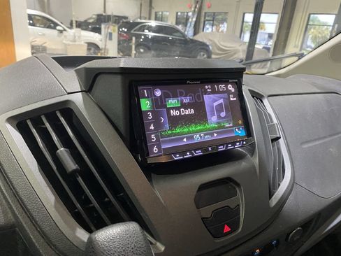 Used 2016 Ford Transit 350 XLT RWD image 7