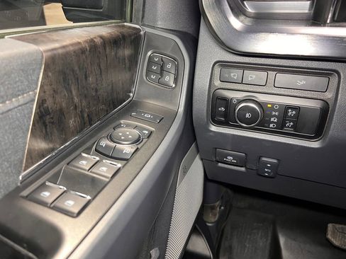 Used 2024 Ford F250 Lariat w/ Tremor Off-Road Package image 16