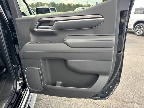 Used 2025 Chevrolet Silverado 1500 LTZ w/ Z71 Off-Road Package image 17