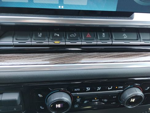 Used 2025 Chevrolet Silverado 2500 LT w/ Trail Boss Package image 30