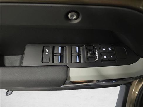 Certified 2024 Land Rover Defender 110 S image 27