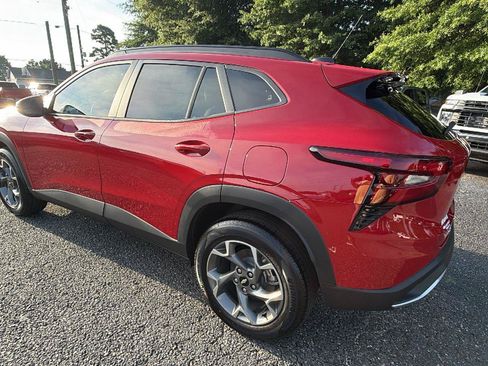 New 2026 Chevrolet Trax LT w/ Sunroof Package FWD image 10