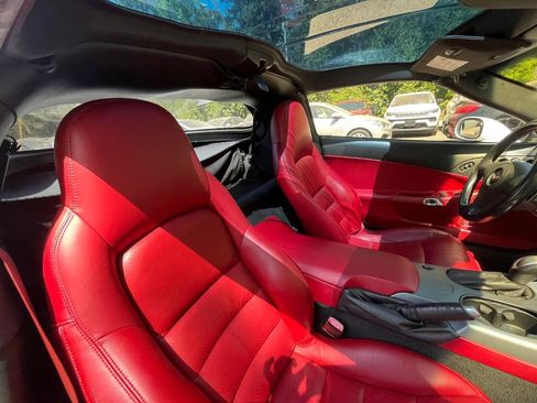 Used 2006 Chevrolet Corvette Coupe w/ Preferred Equipment Group RWD image 34
