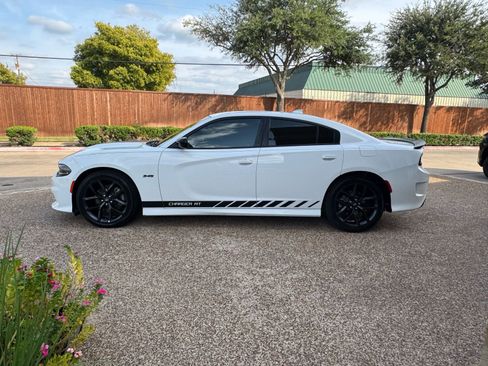 Used 2023 Dodge Charger R/T w/ Blacktop Package image 11