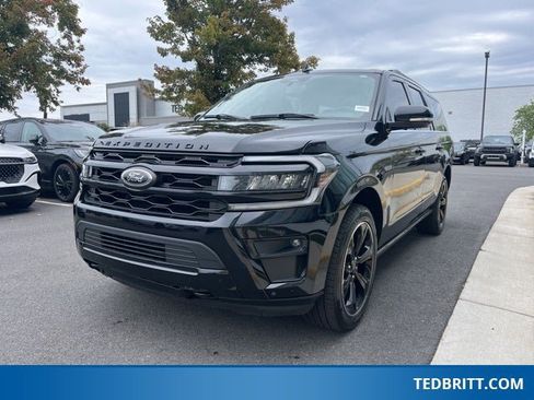Certified 2022 Ford Expedition Max Limited image 3